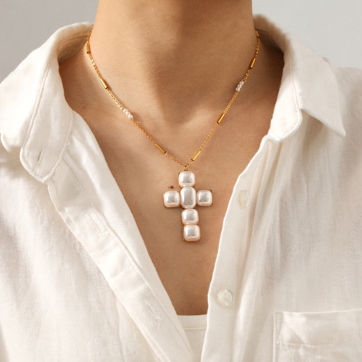 18k Elegant Square Pearl Cross Necklace