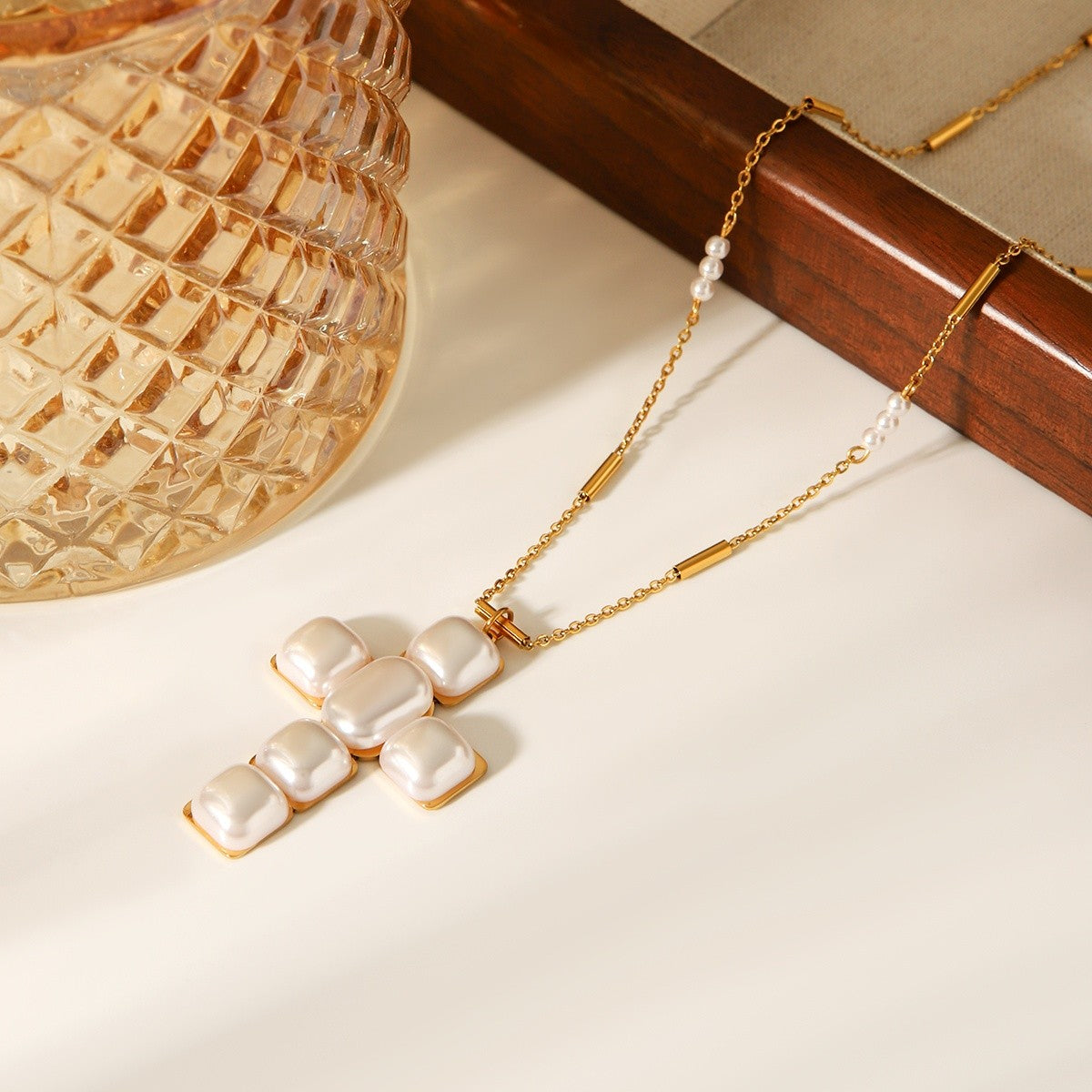18k Elegant Square Pearl Cross Necklace