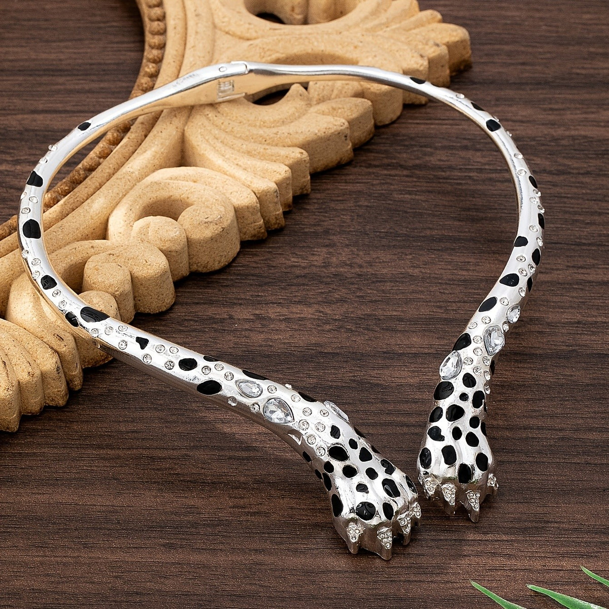 Vintage Leopard Claw Choker Necklace