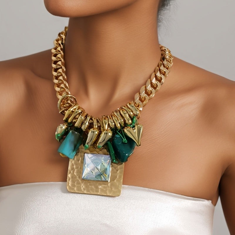 Chunky Gold Chain Square Pendant Necklace