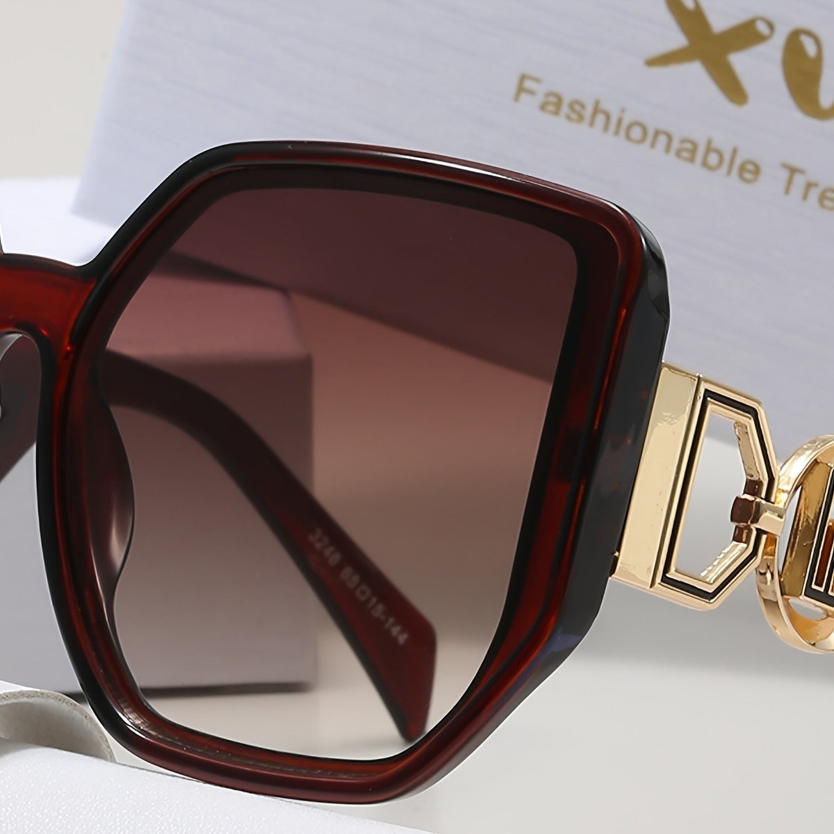 Classy Geometric Link Square Sunglasses