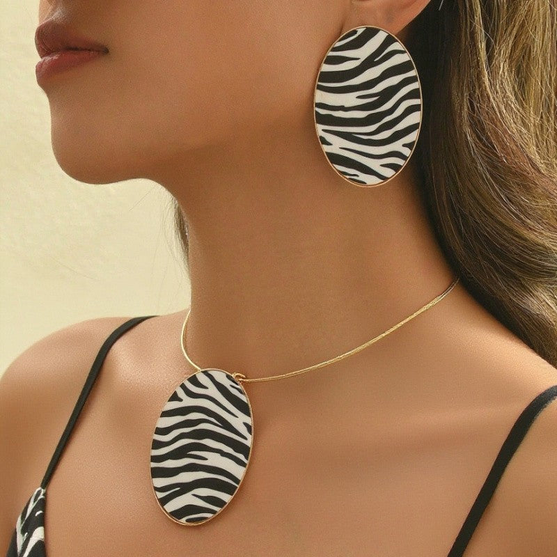 Elegant Zebra Print Collar Necklace & Earring Set