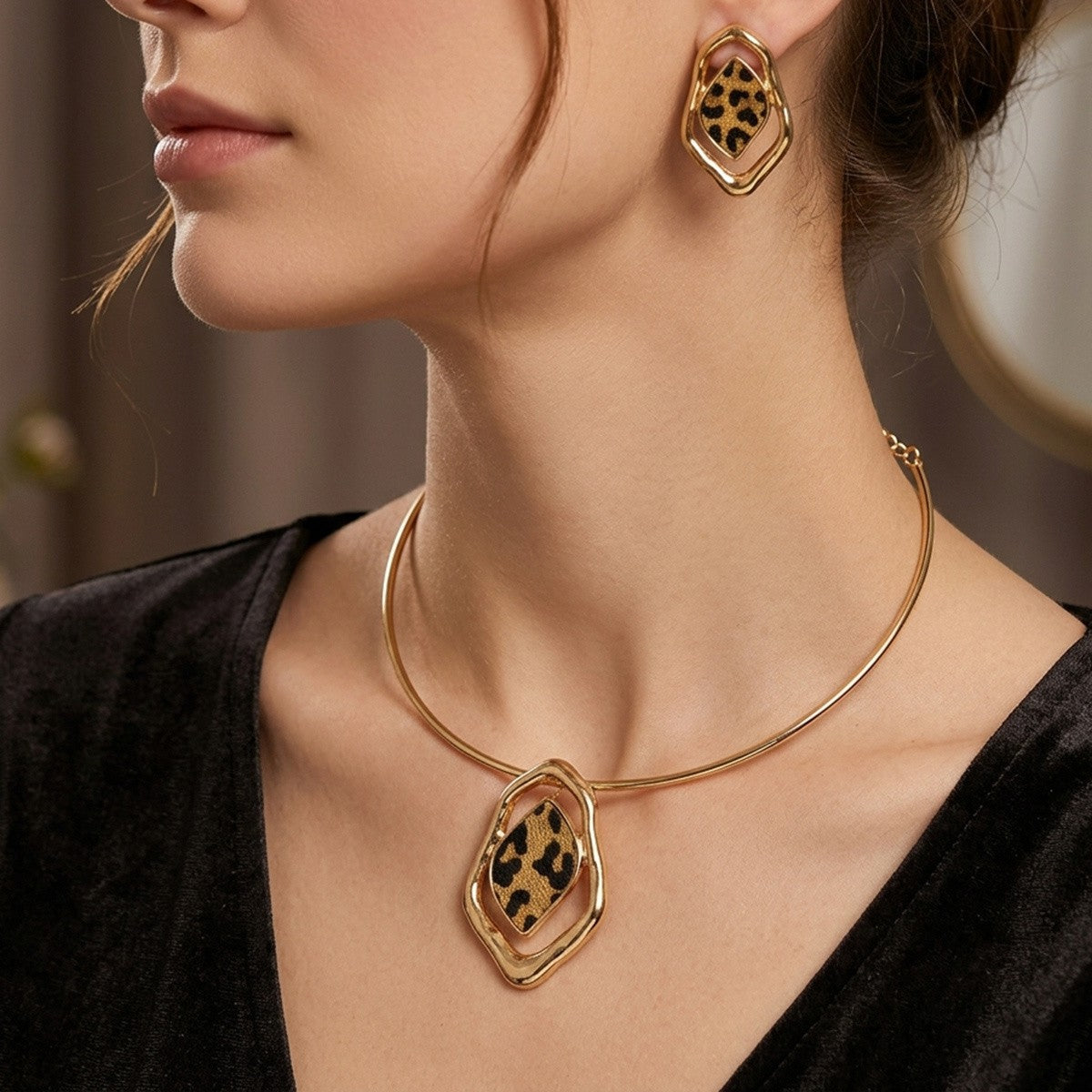 Classy Leopard Geometric Necklace Set
