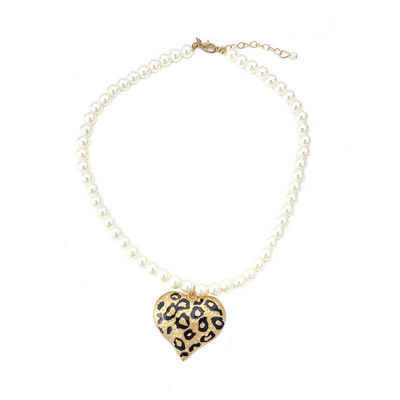 Classy Leopard Print Pearl Necklace