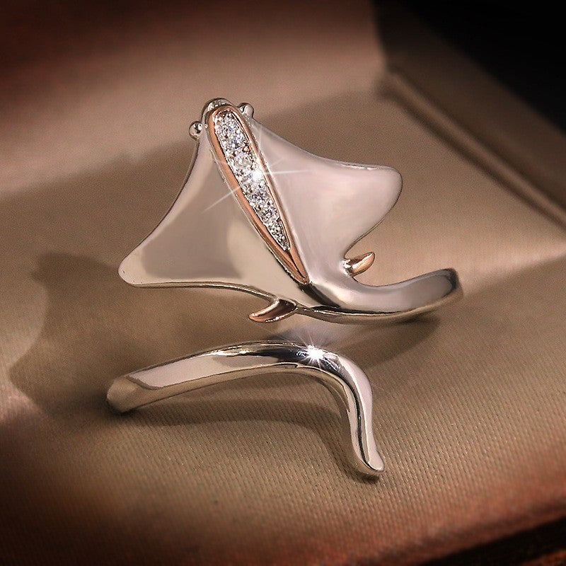 14k Elegant Manta Ray Open Ring