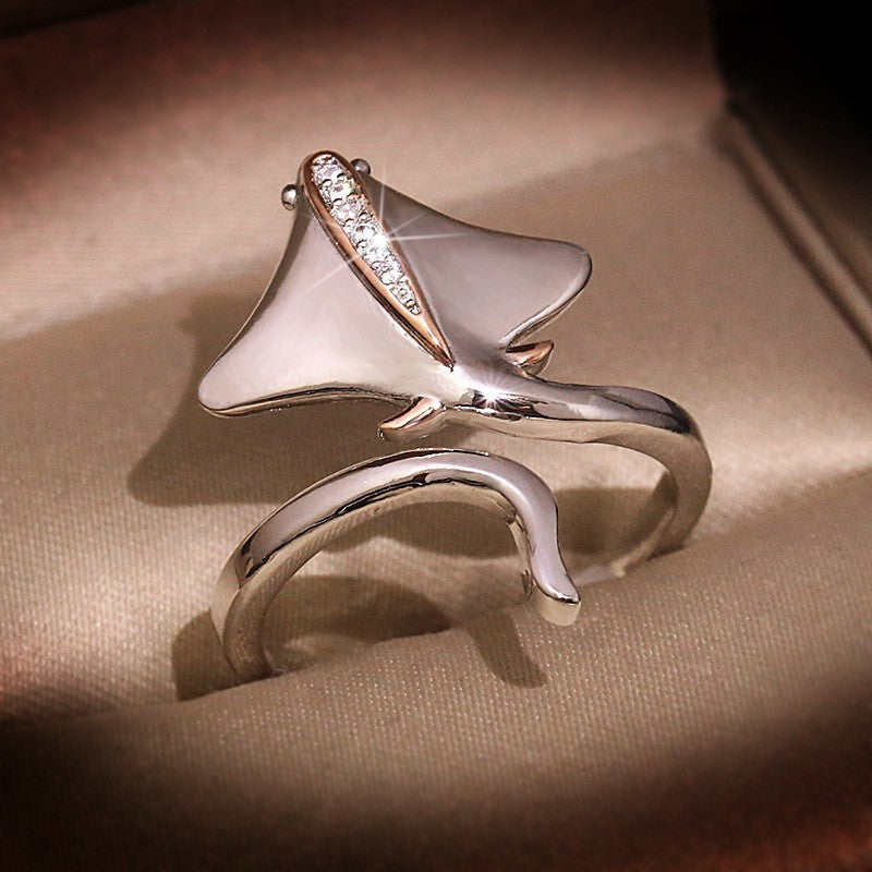14k Elegant Manta Ray Open Ring