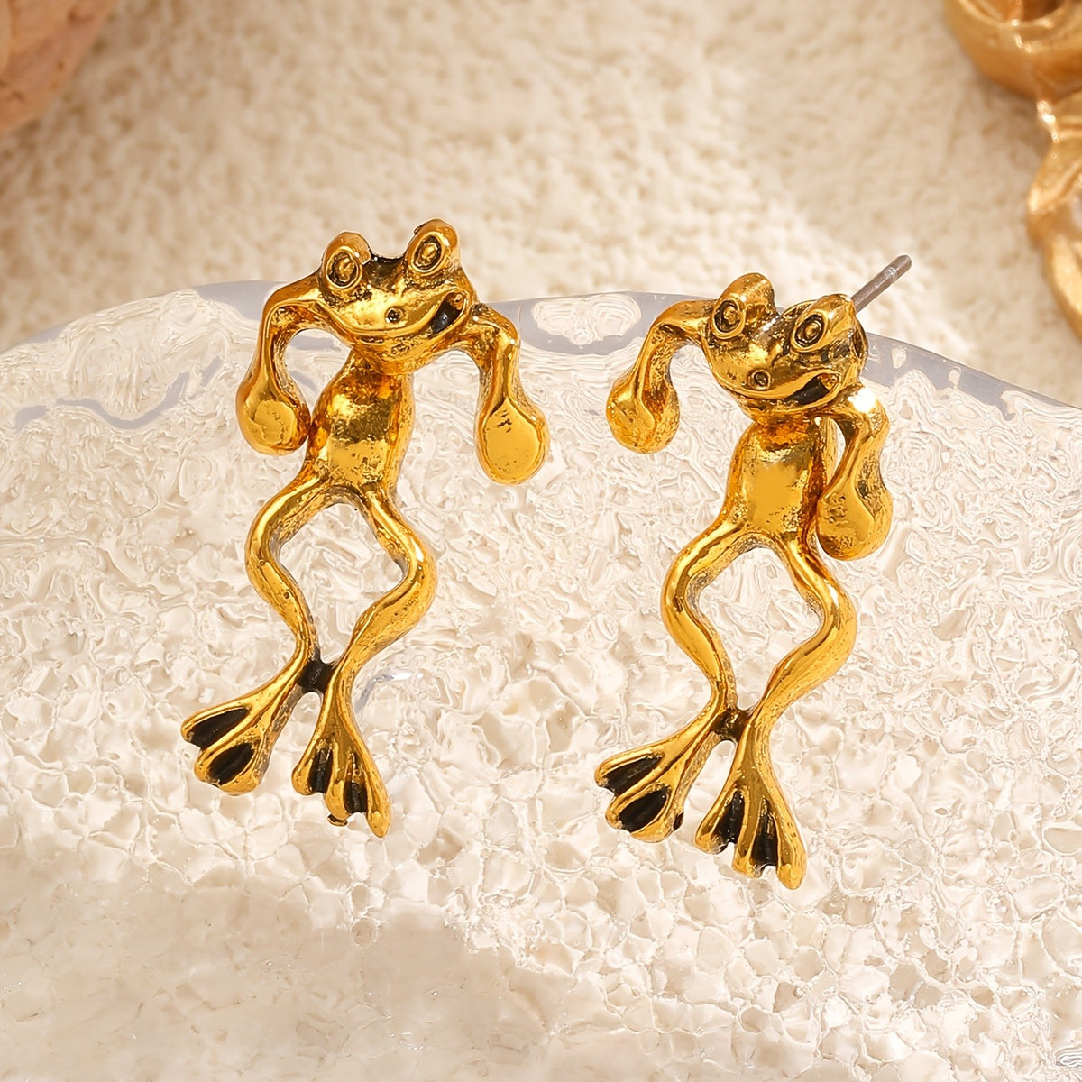 Classy 3D Frog Stud Earrings