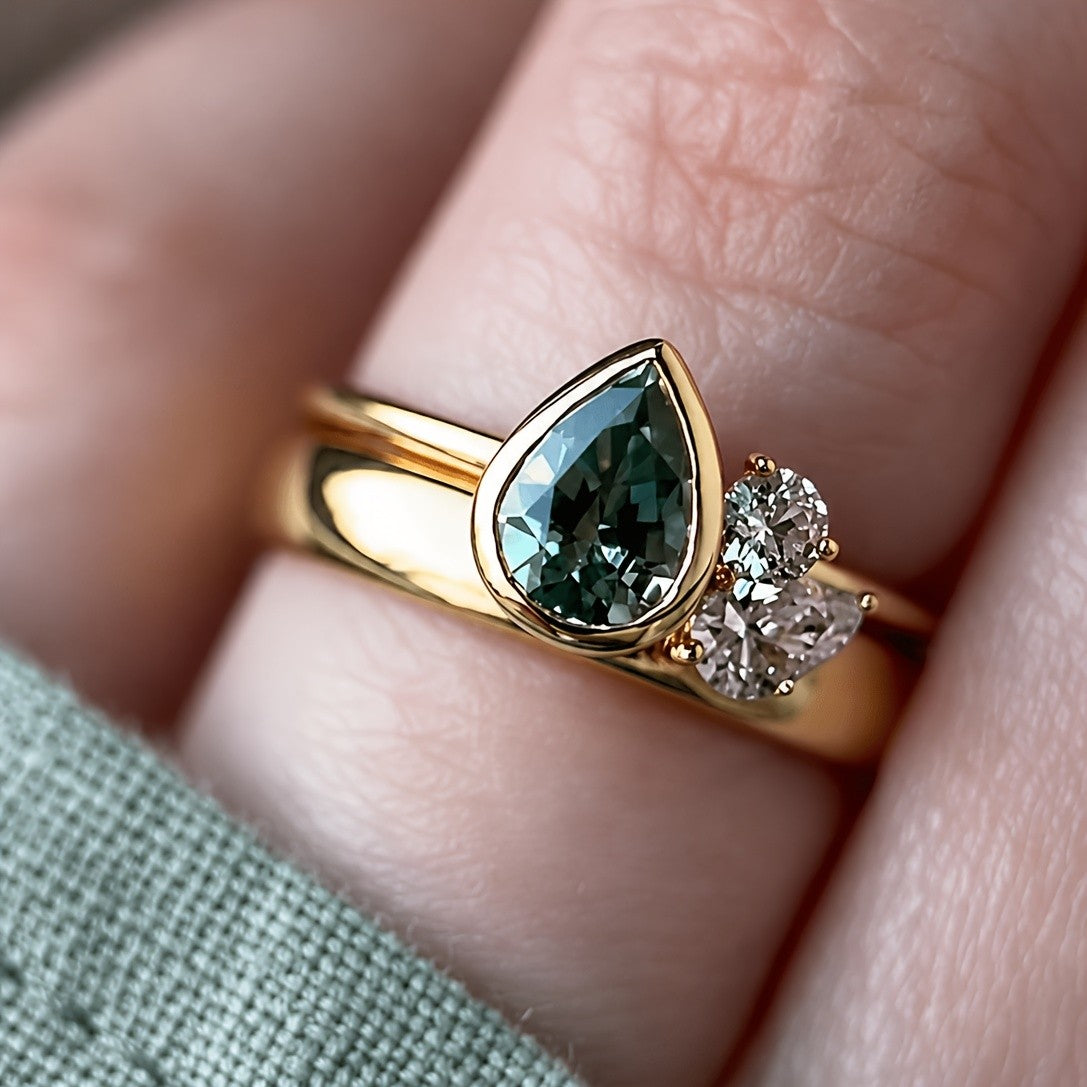 Classy Pear & Round Zirconia Ring Set
