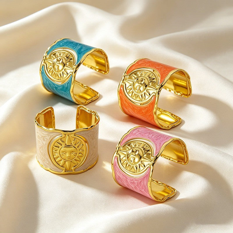Classy Vintage Sun Motif Open Cuff Bracelet
