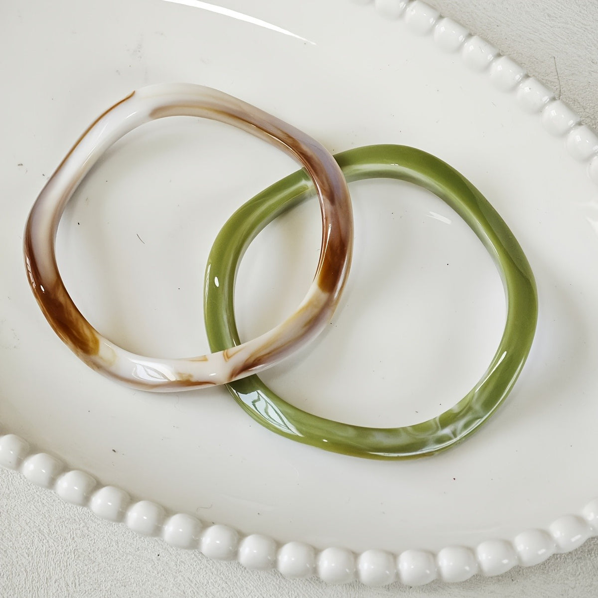 Classy Wavy Resin Bangle Set