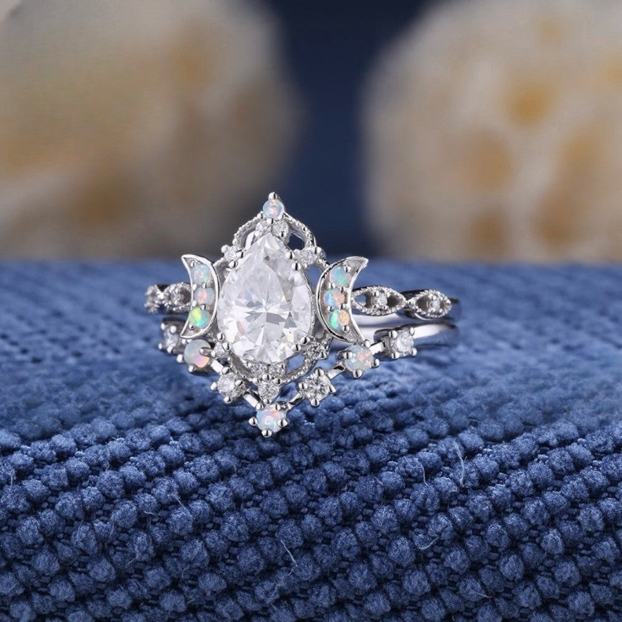 Elegant Celestial Moon Zirconia Ring