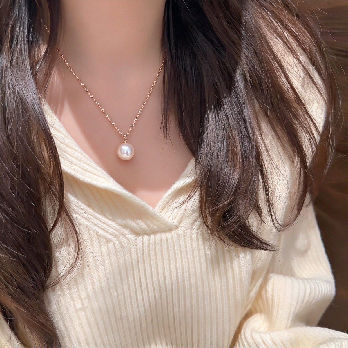 Dainty Classic Faux Pearl Pendant Necklace