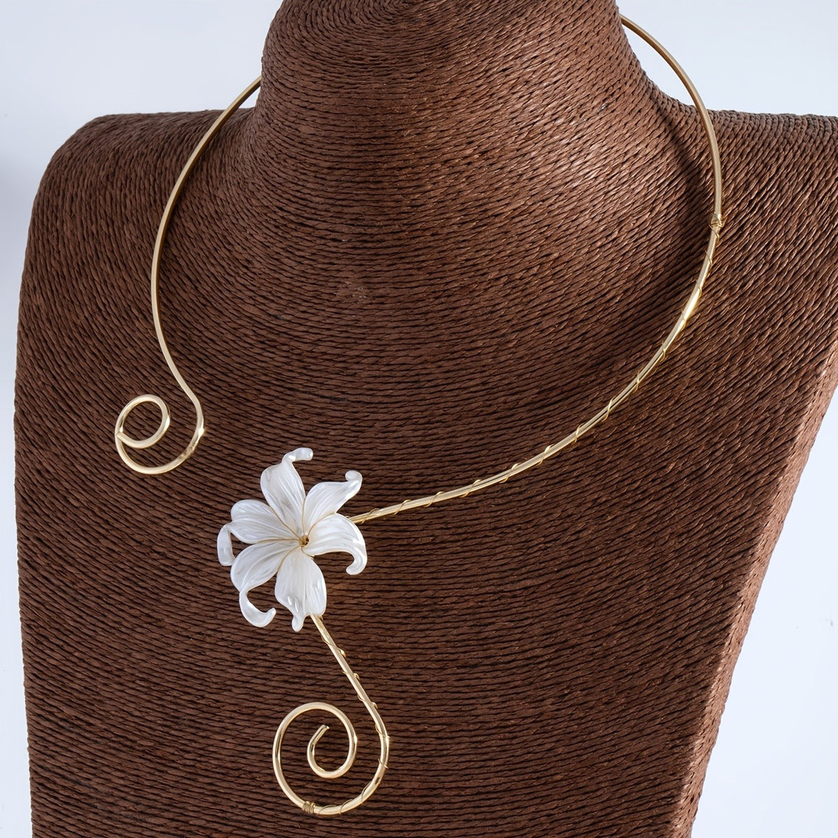 Romantic Floral Spiral Collar Necklace