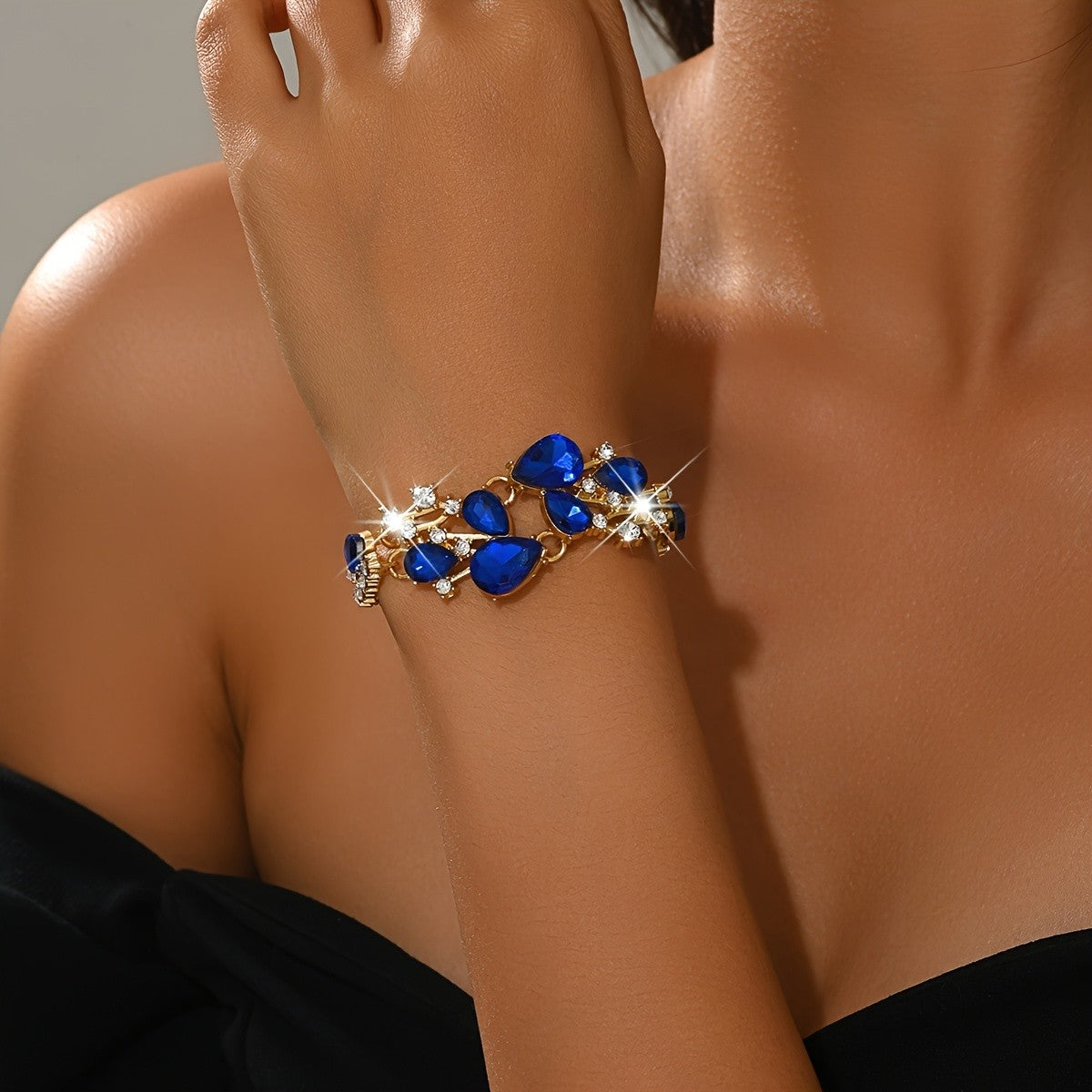 Elegant Black Teardrop Statement Bracelet