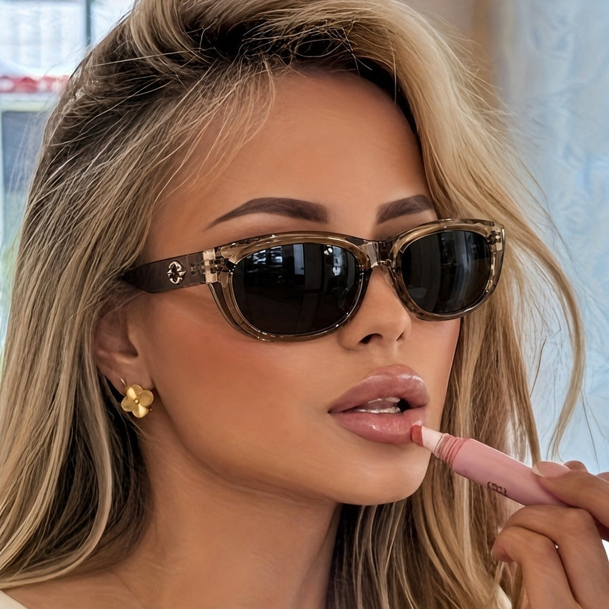 Classy Amber Round Sunglasses