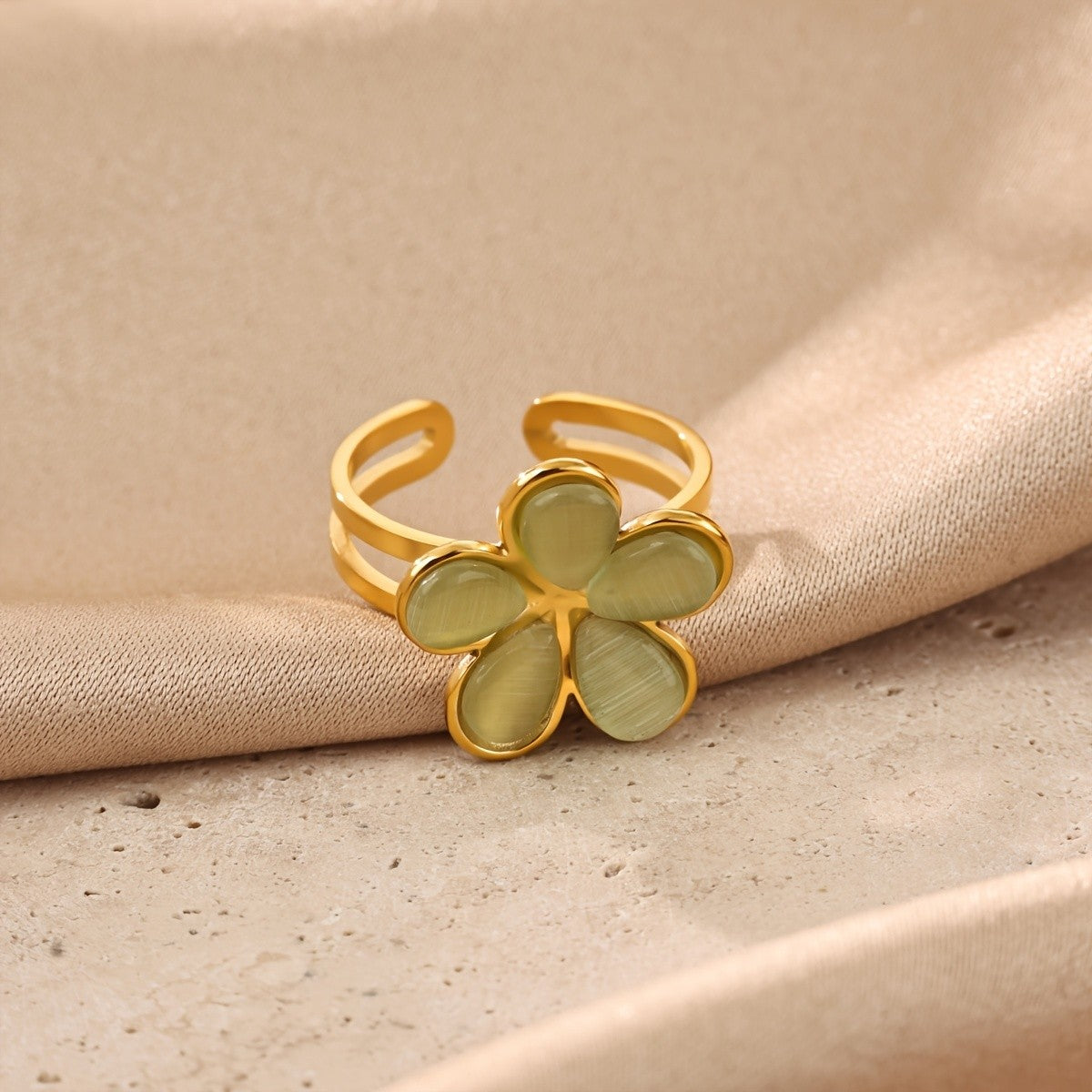 18k Boho Cat's Eye Flower Ring