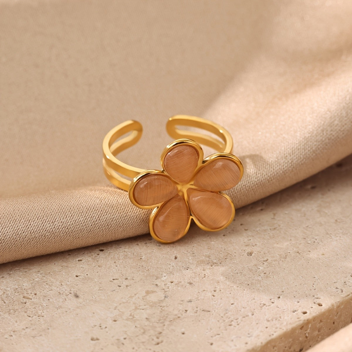 18k Boho Cat's Eye Flower Ring