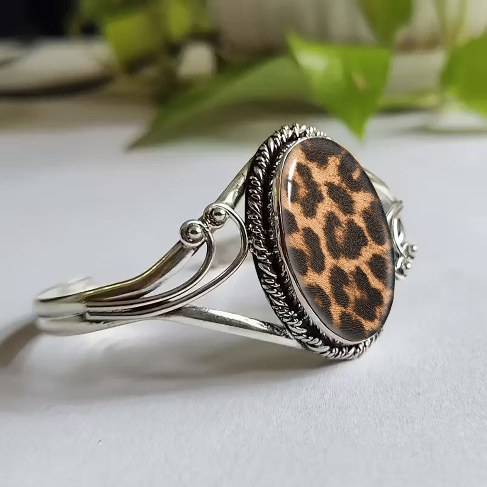 Elegant Leopard Print Oval Bracelet