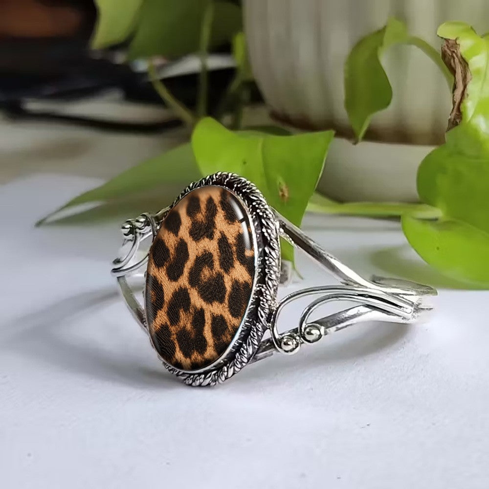 Elegant Leopard Print Oval Bracelet