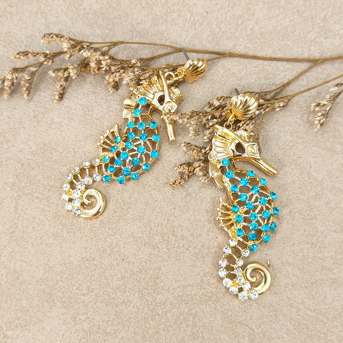 18k Elegant Seahorse Drop Earrings