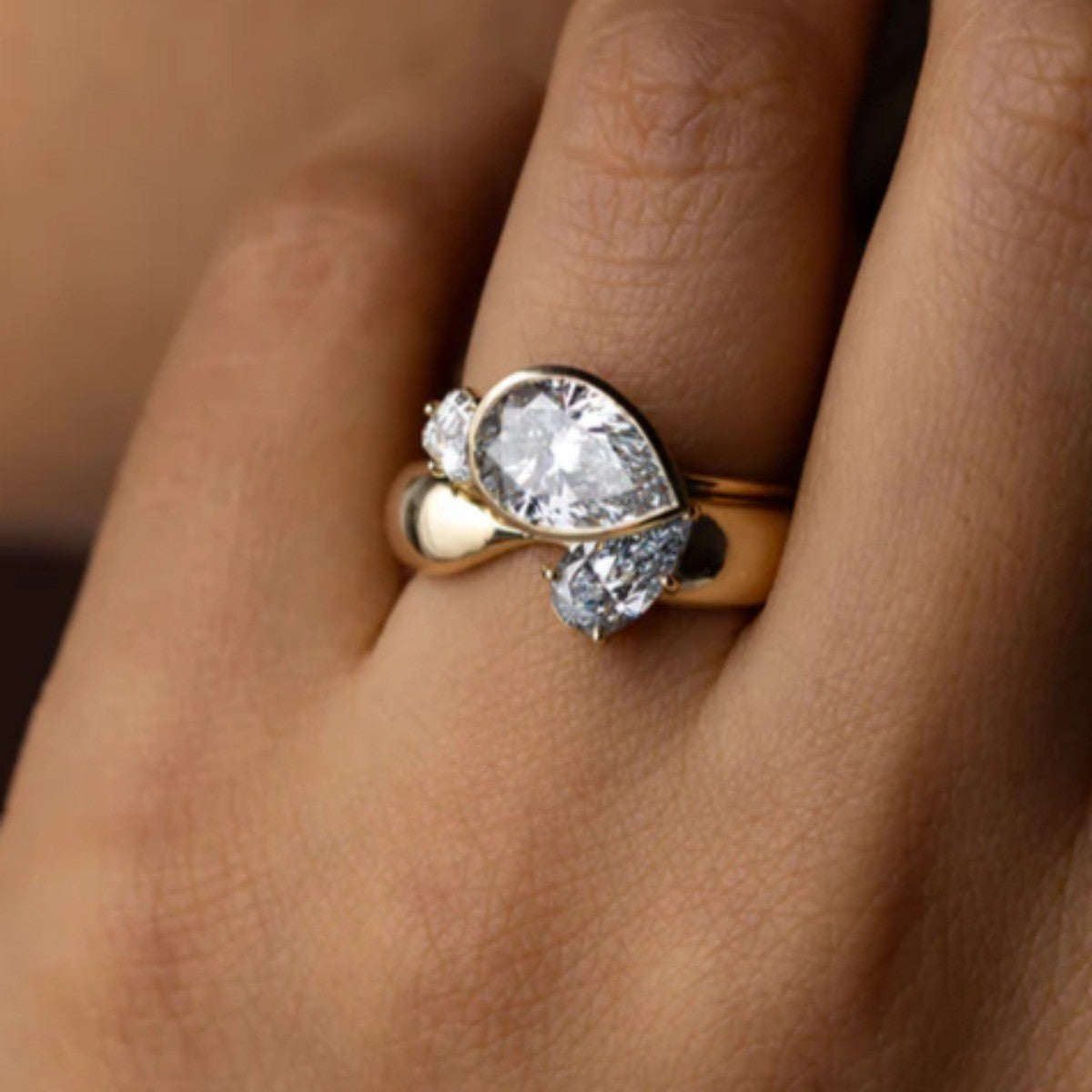 Classy Pear Cut Zircon Ring Set