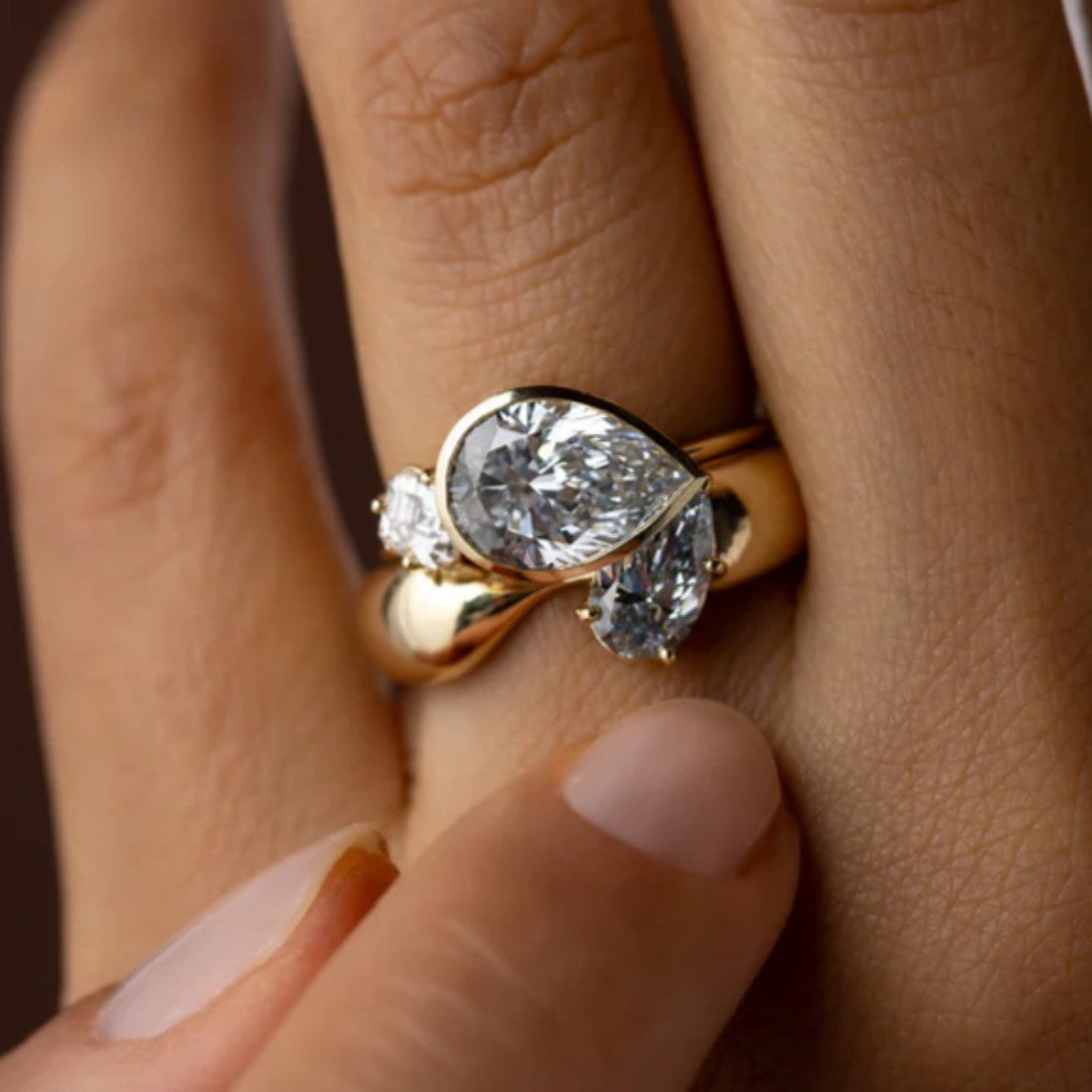 Classy Pear Cut Zircon Ring Set