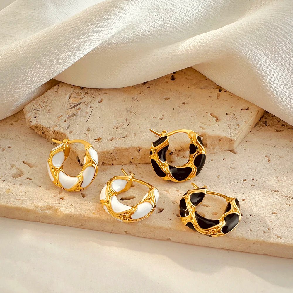 Textured Gold Contrast Hoop Earrings - Veinci
