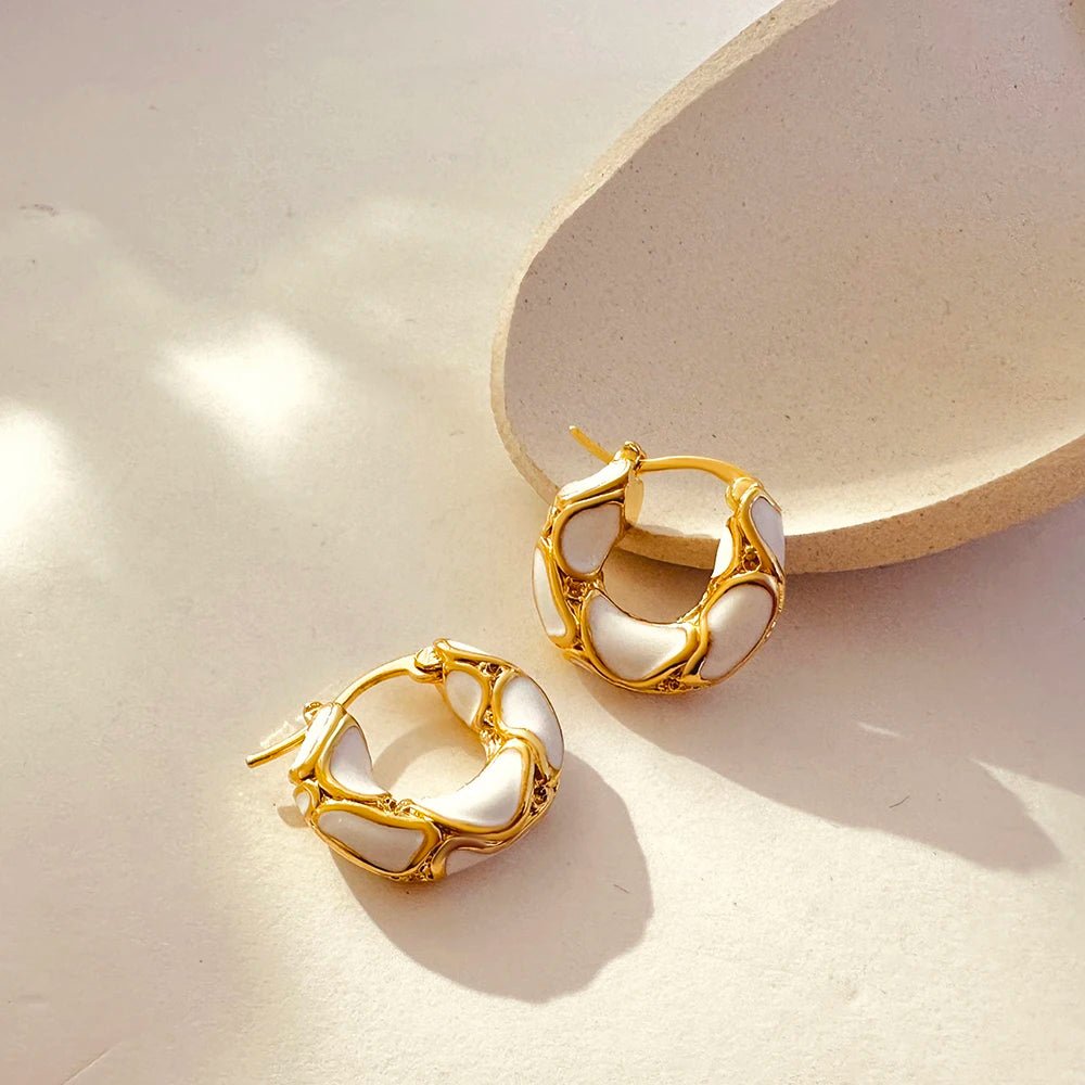 Textured Gold Contrast Hoop Earrings - Veinci