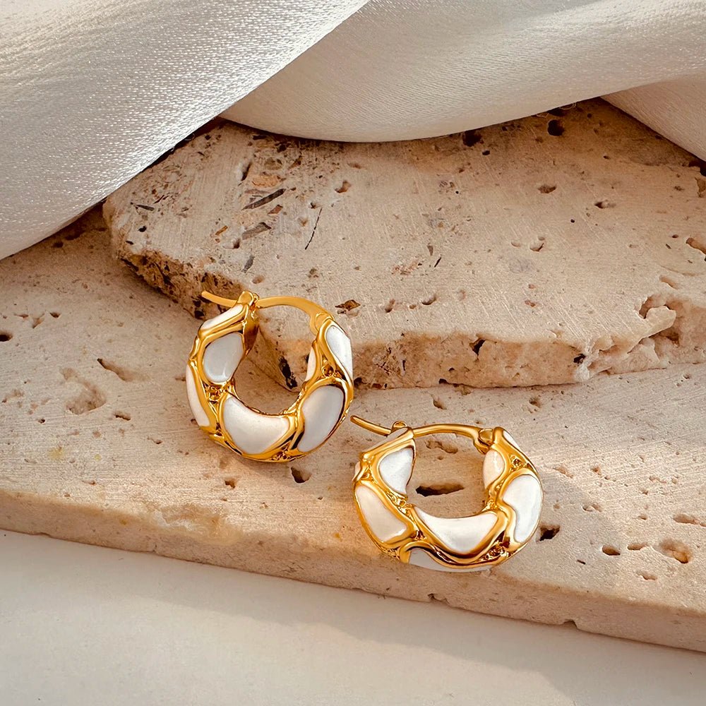 Textured Gold Contrast Hoop Earrings - Veinci