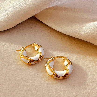 Textured Gold Contrast Hoop Earrings - Veinci