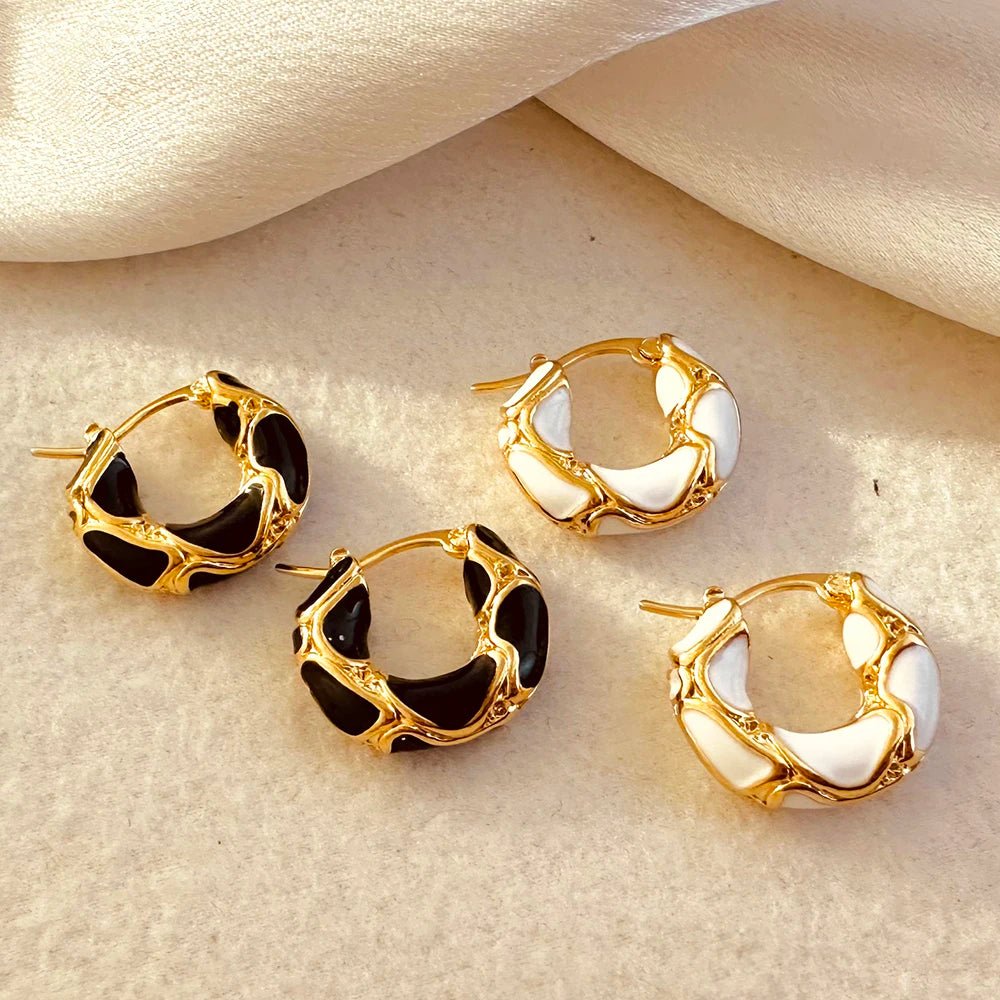 Textured Gold Contrast Hoop Earrings - Veinci