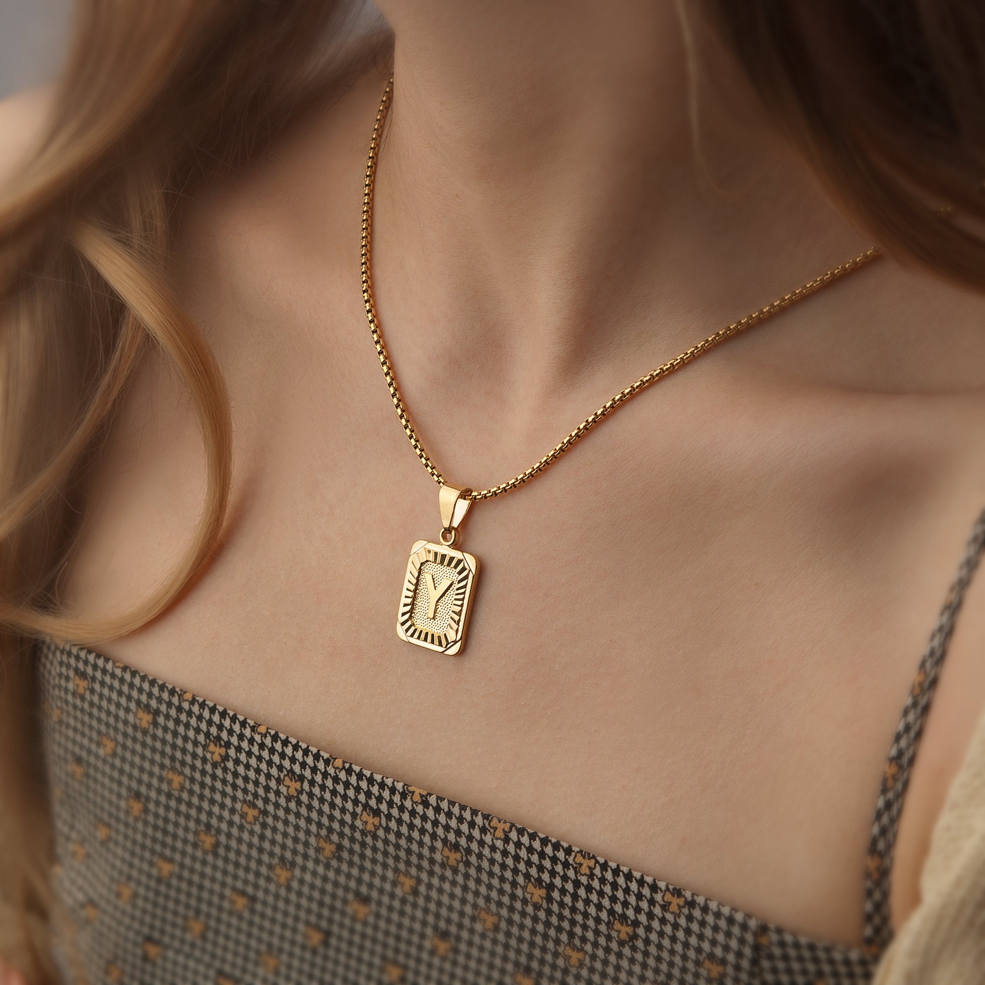 Textured Rectangle Letter Initial Necklace - Veinci