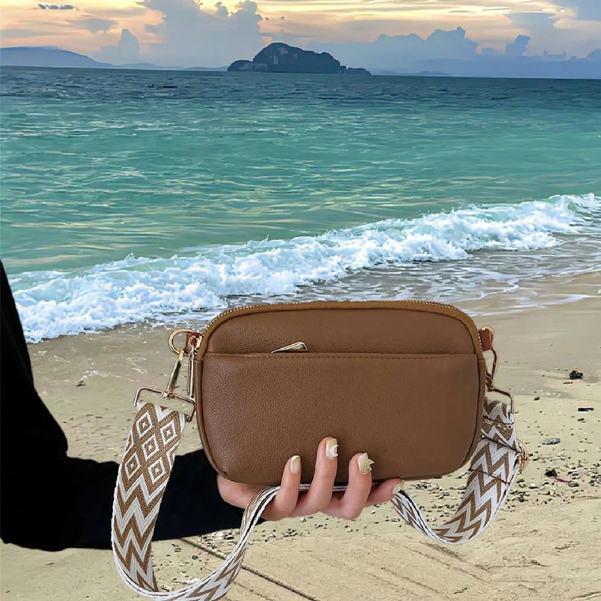 Chic Geometric Strap Crossbody Bag