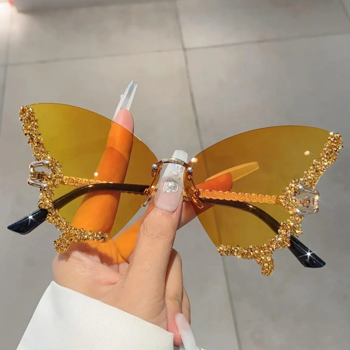 Classy Rhinestone Butterfly Wing Sunglasses