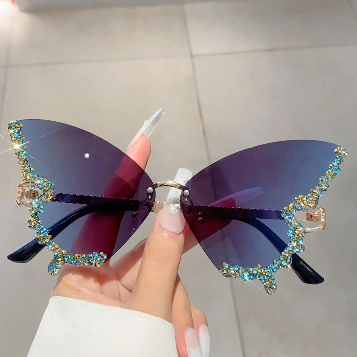 Classy Rhinestone Butterfly Wing Sunglasses