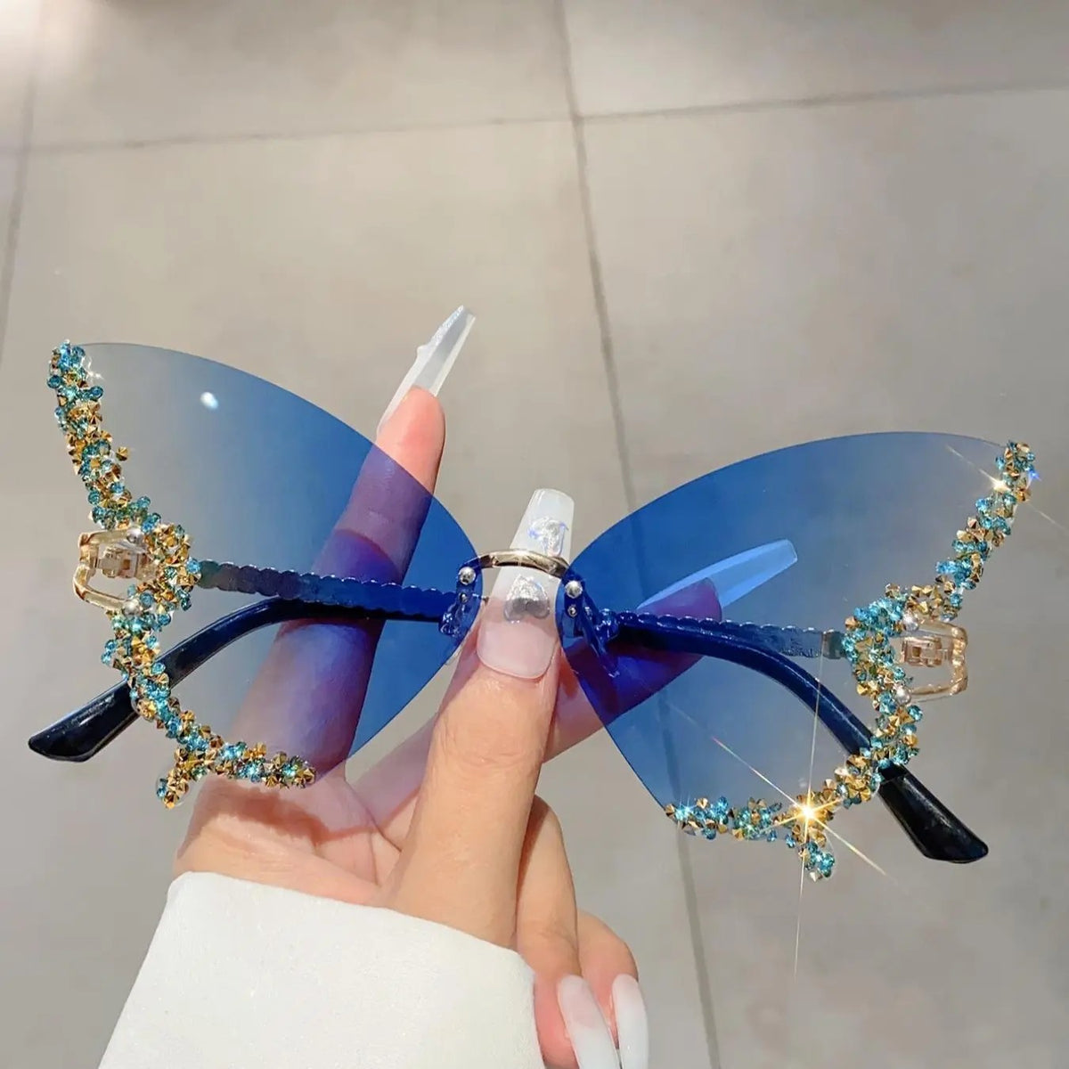 Classy Rhinestone Butterfly Wing Sunglasses