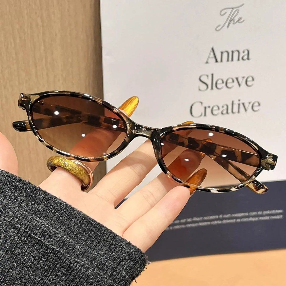 Classy Leopard Oval Sunglasses