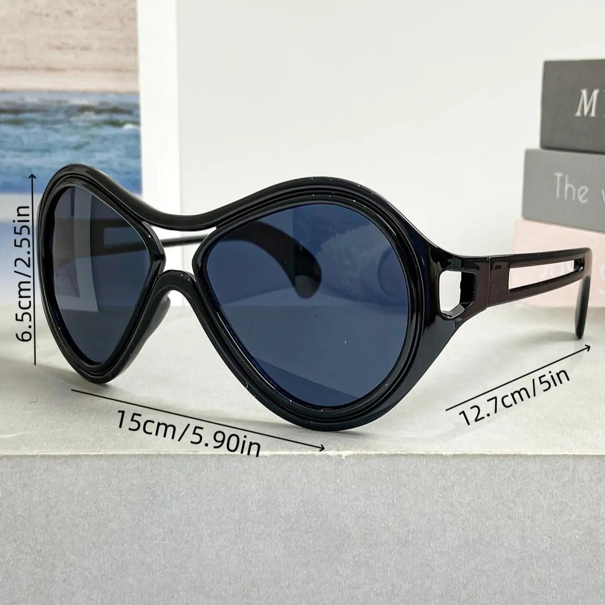 Classy Retro Two-Tone Oval Sunglasses