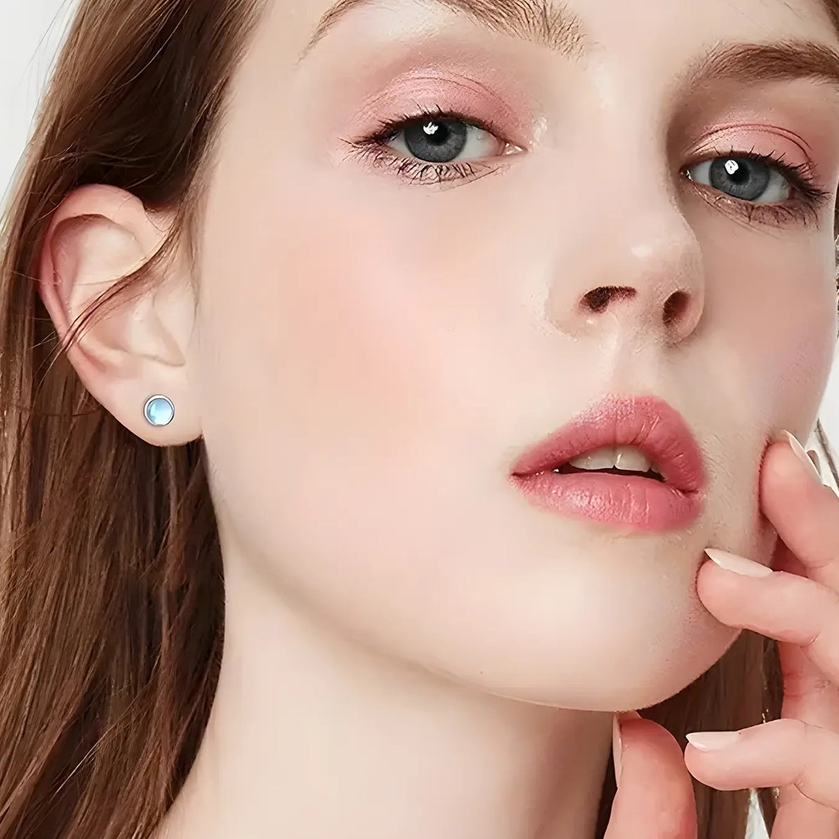 S925 Elegant Moonstone Stud Earrings