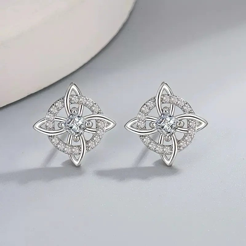 Elegant Witch Knot Stud Earrings