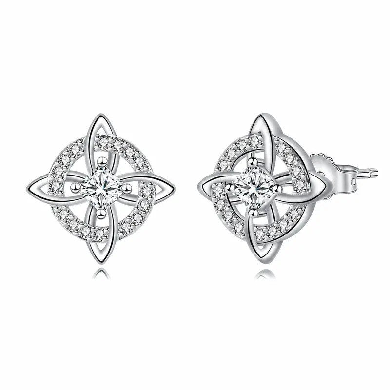Elegant Witch Knot Stud Earrings