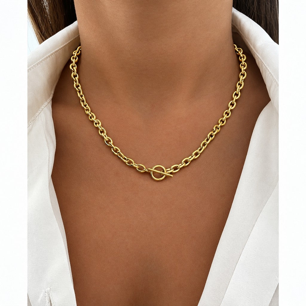Classy Chunky Paperclip Toggle Necklace