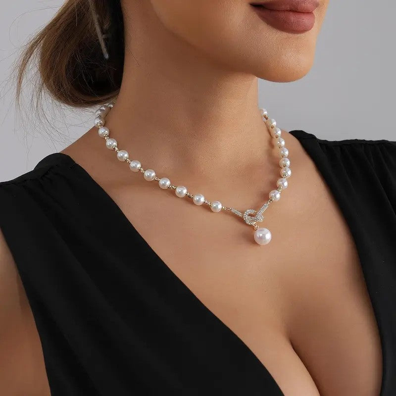 Classy Faux Pearl Bow Y-Necklace