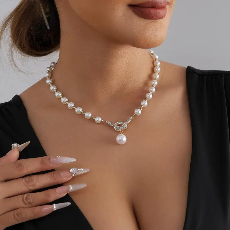 Classy Faux Pearl Bow Y-Necklace