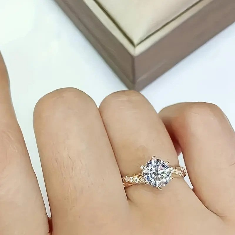 Elegant Round Zircon Solitaire Ring