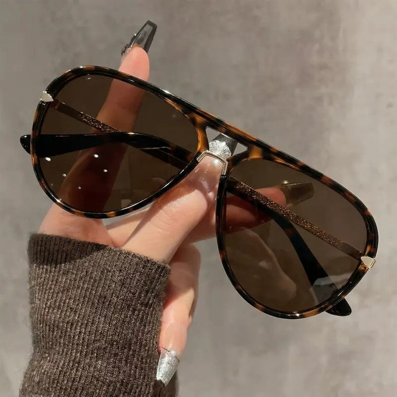 Classy Tortoiseshell Gradient Aviator Sunglasses