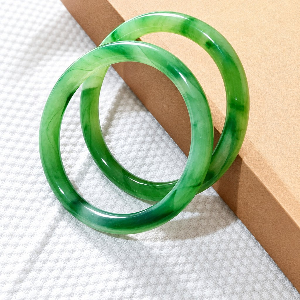 Elegant Green Agate Bangle