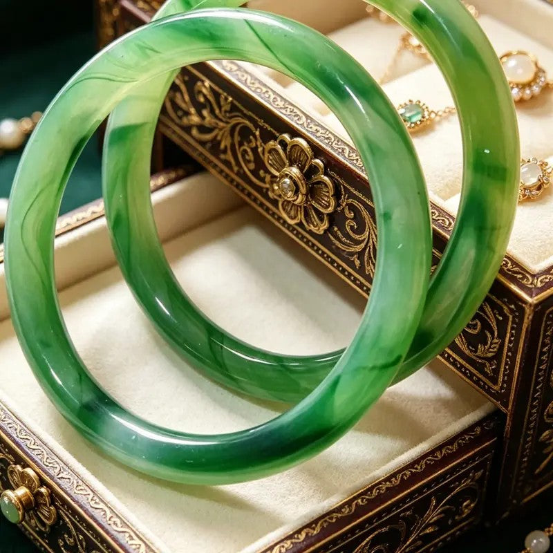 Elegant Green Agate Bangle