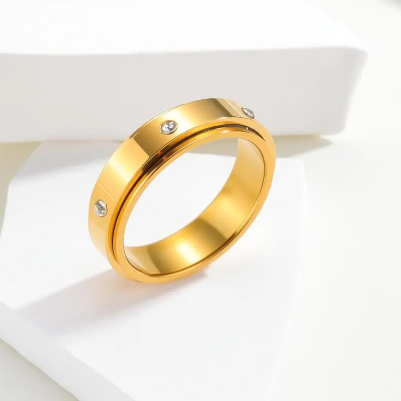 18k Classy CZ Spinner Ring