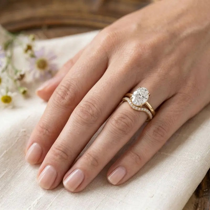 Classy Oval Solitaire Curved Band Ring Set